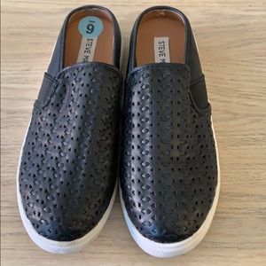 🌼Make an offer🌼 Steve Madden Casual slides